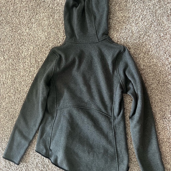 Lululemon Fleece 1/4 Zip - Picture 3 of 6